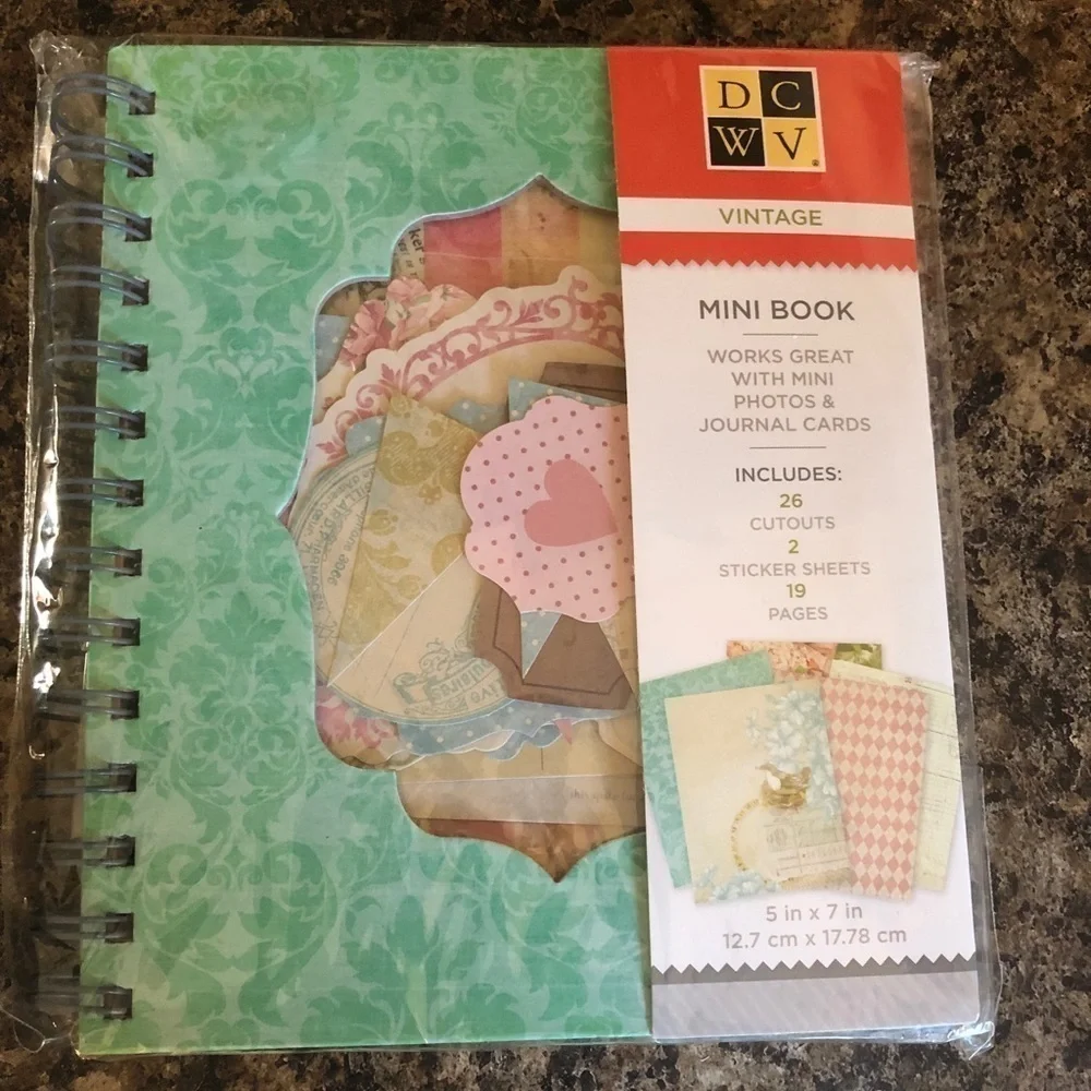 DCWV Vintage Mini Scrapbook 5X7 Stickers 19 Pages Hobbiest TRAVEL